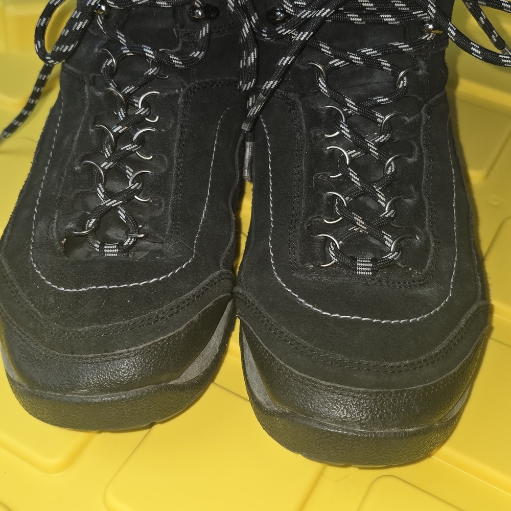 RYKA for women.Black Insulated Hiking Boots with White Stitching. Sz 9